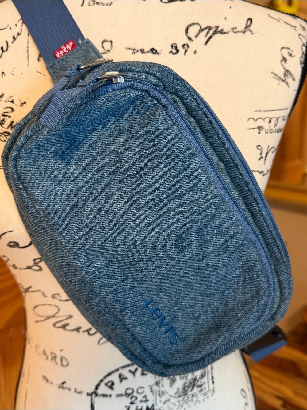 Levi's bum bag in denim blue. NWOT